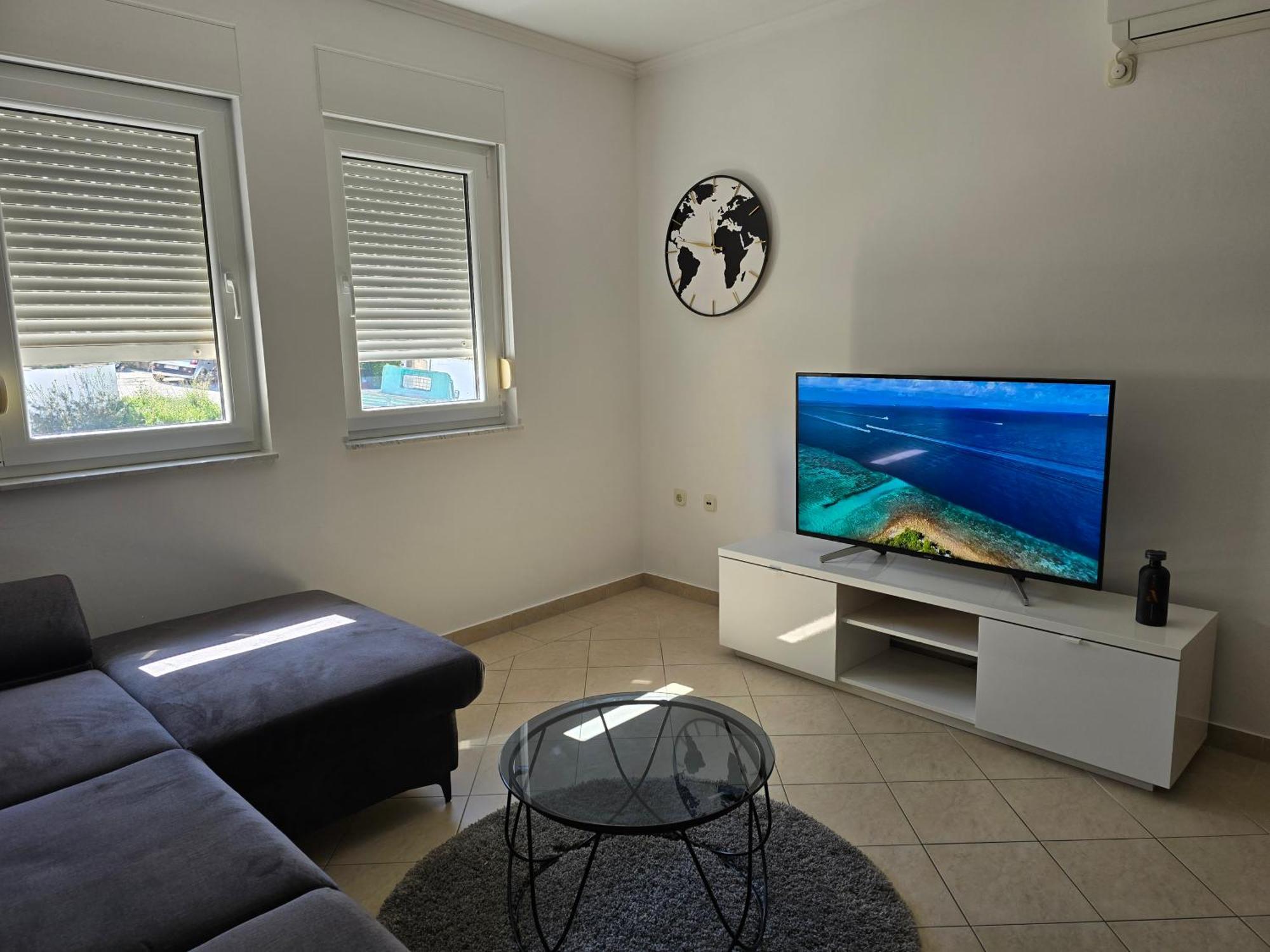 Mladeng Apartment *