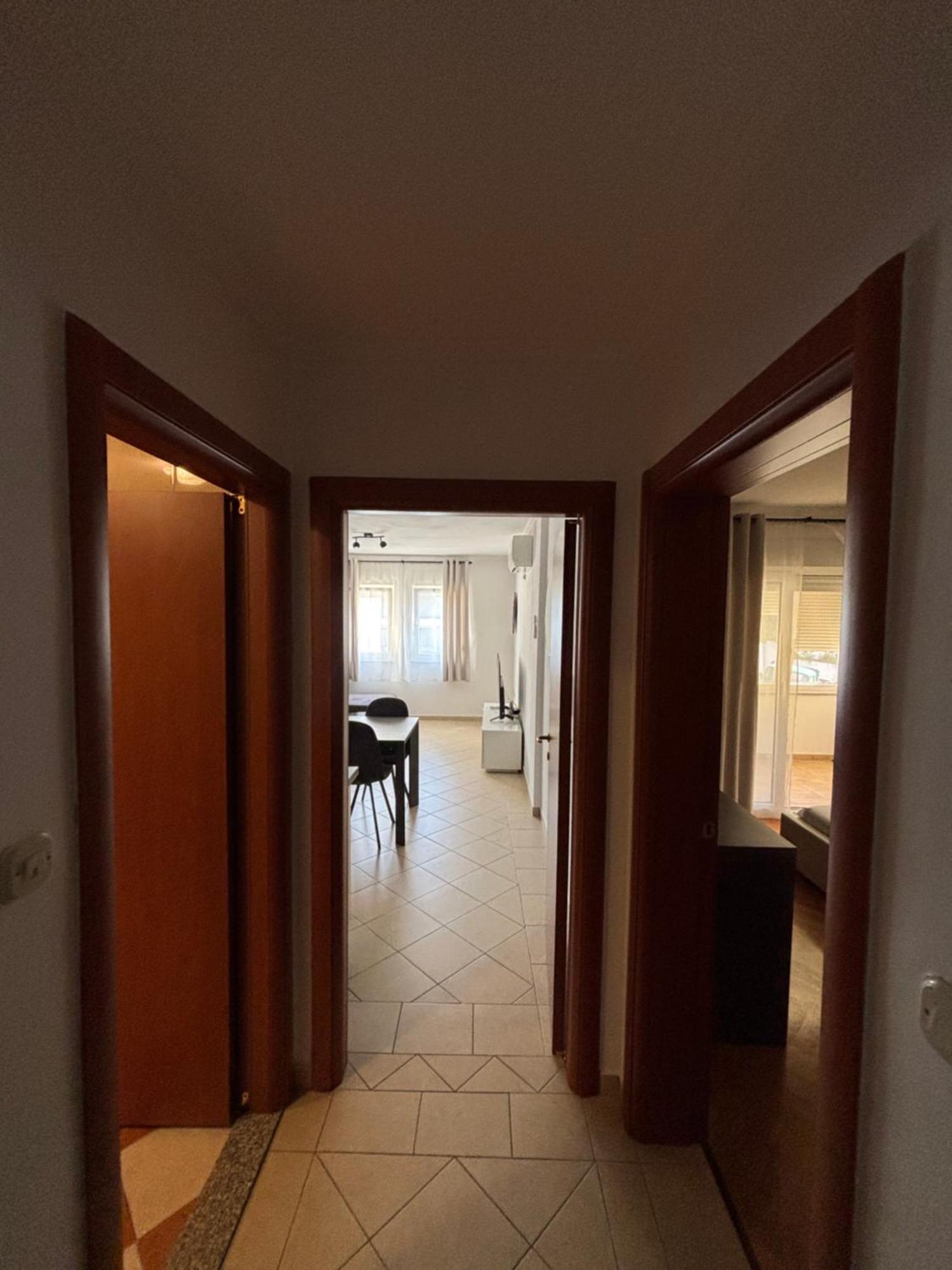 Mladeng Apartment *